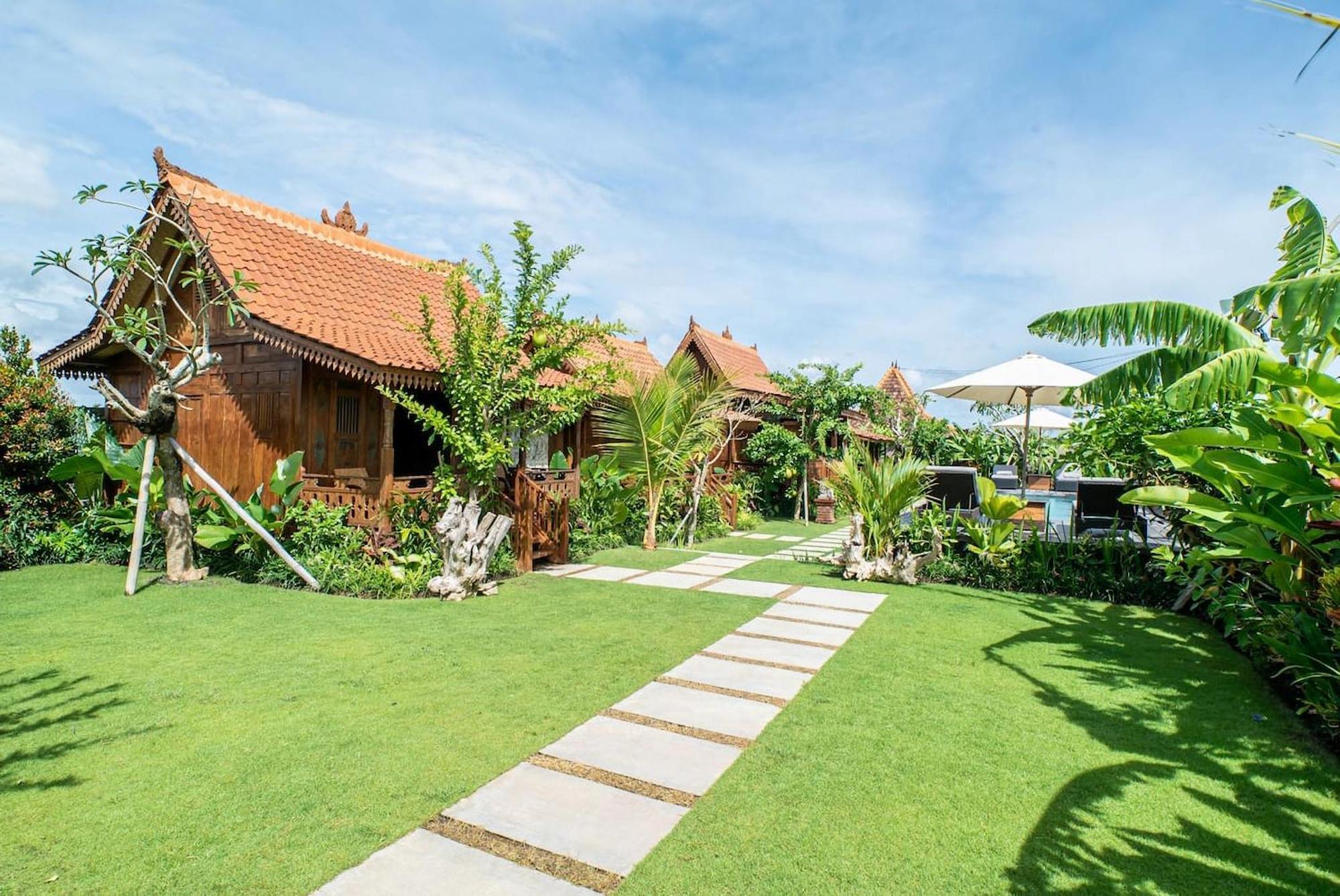 Lima Beach Inn Munggu Exterior photo